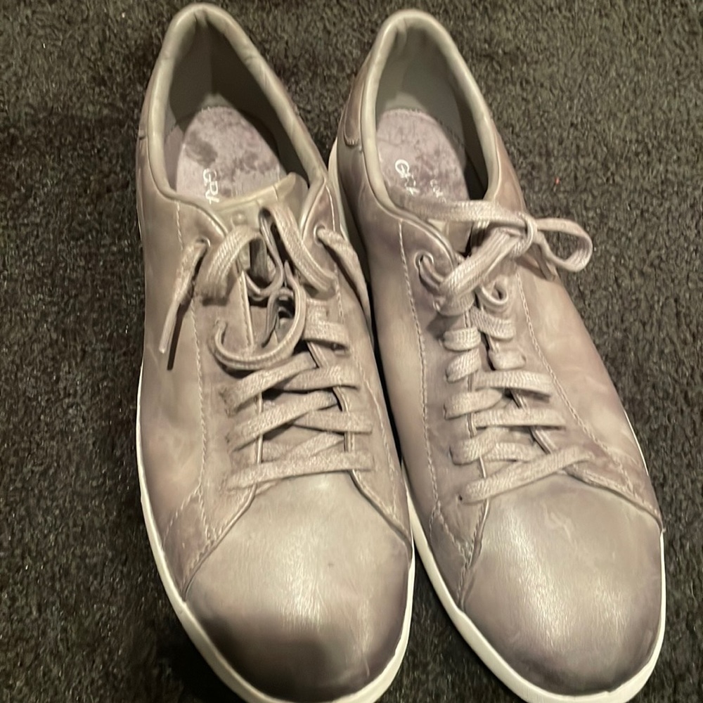 Cole haan grand pro men’s shoe a few little minor scuffs only worn three times